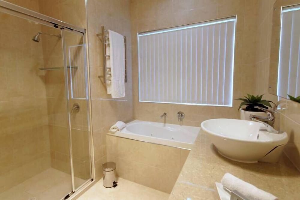 Casavino Luxury Villas 28/29