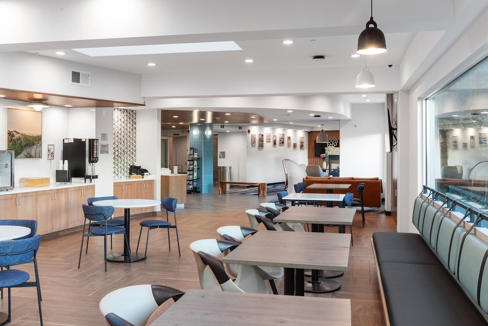 Fairfield Inn And Suites By Marriott San Francisco Pacifica Ex Holiday Inn Express Hotel Suites 35/50