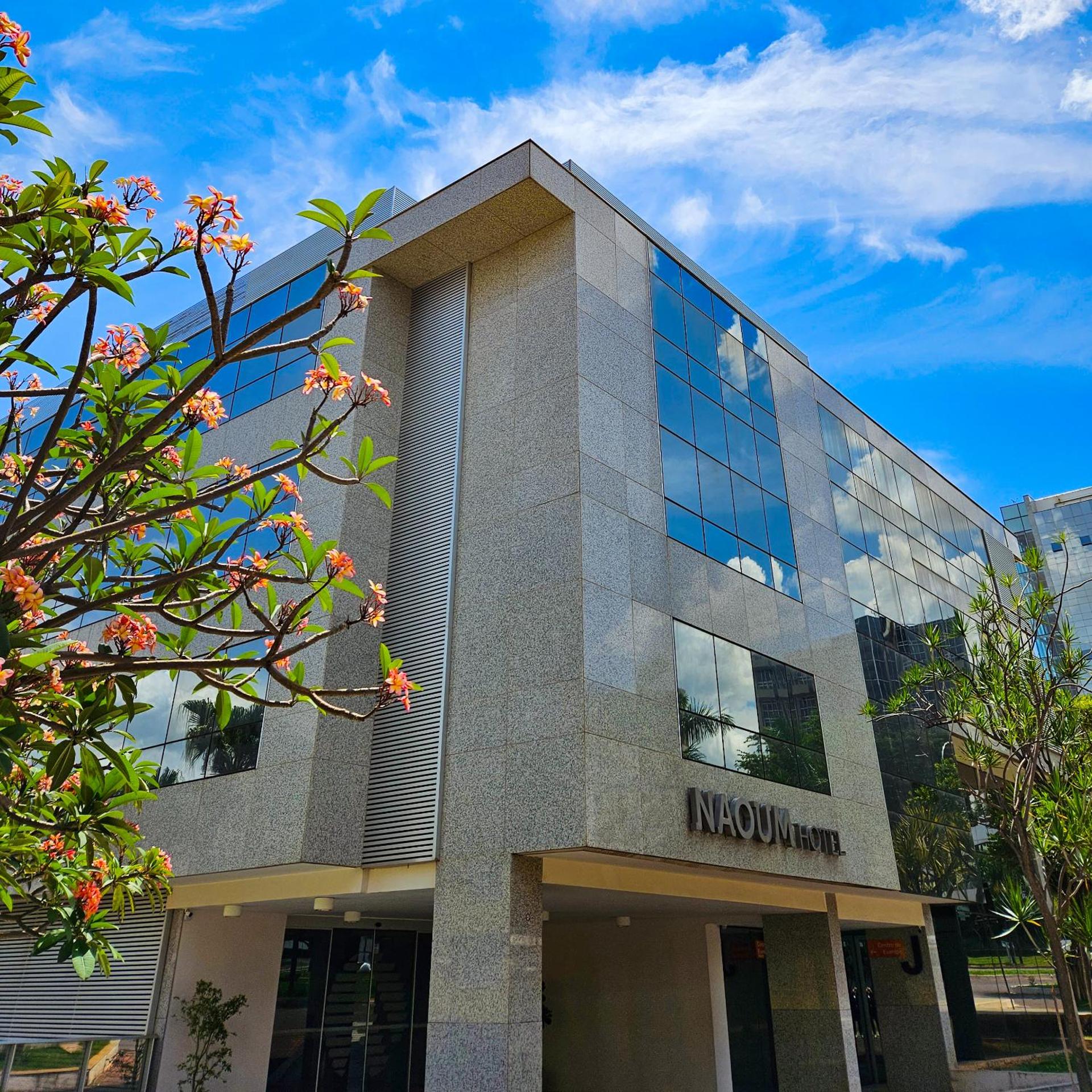 NAOUM HOTEL 2/25