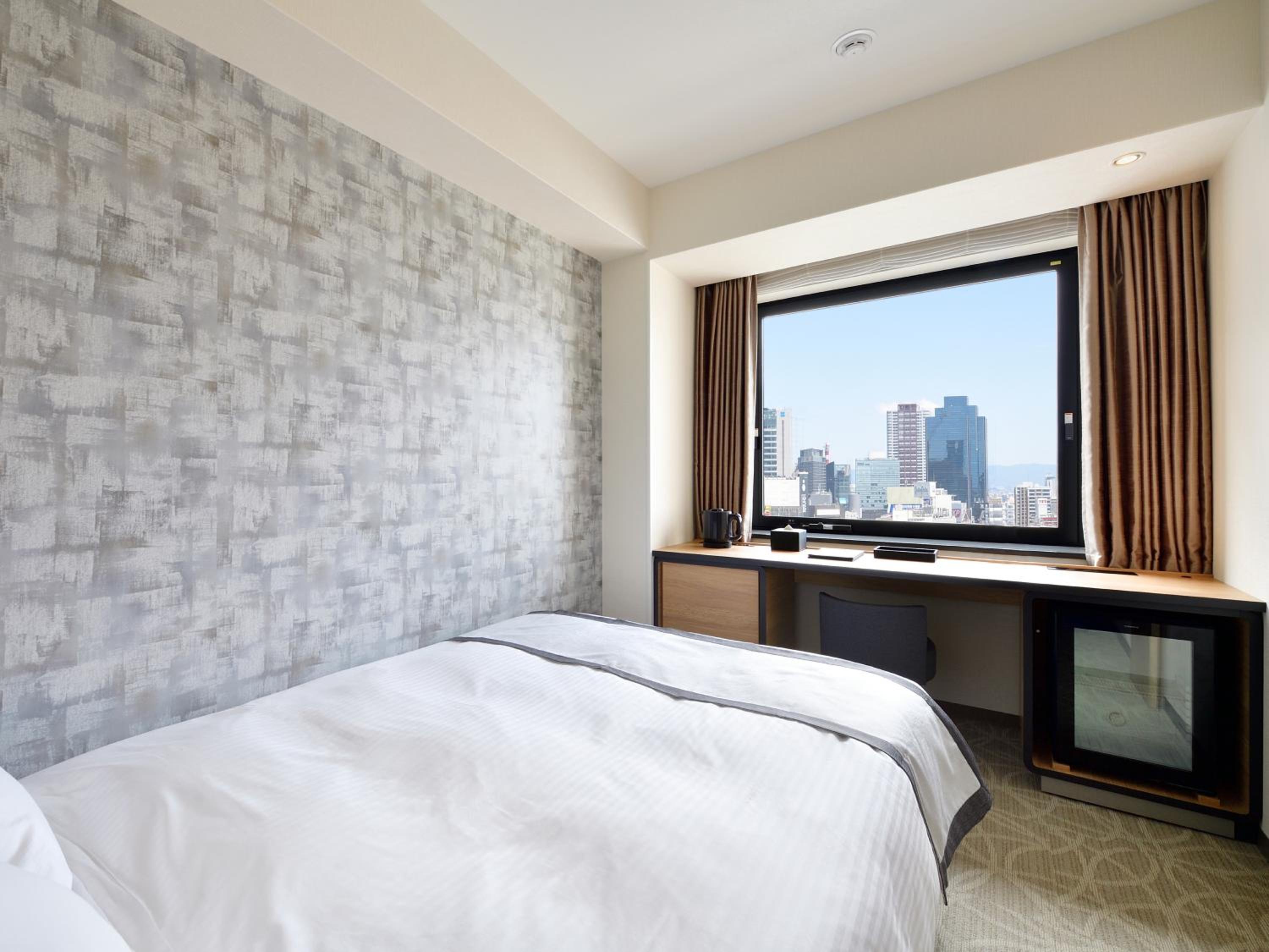 Room, Semi Double Bed