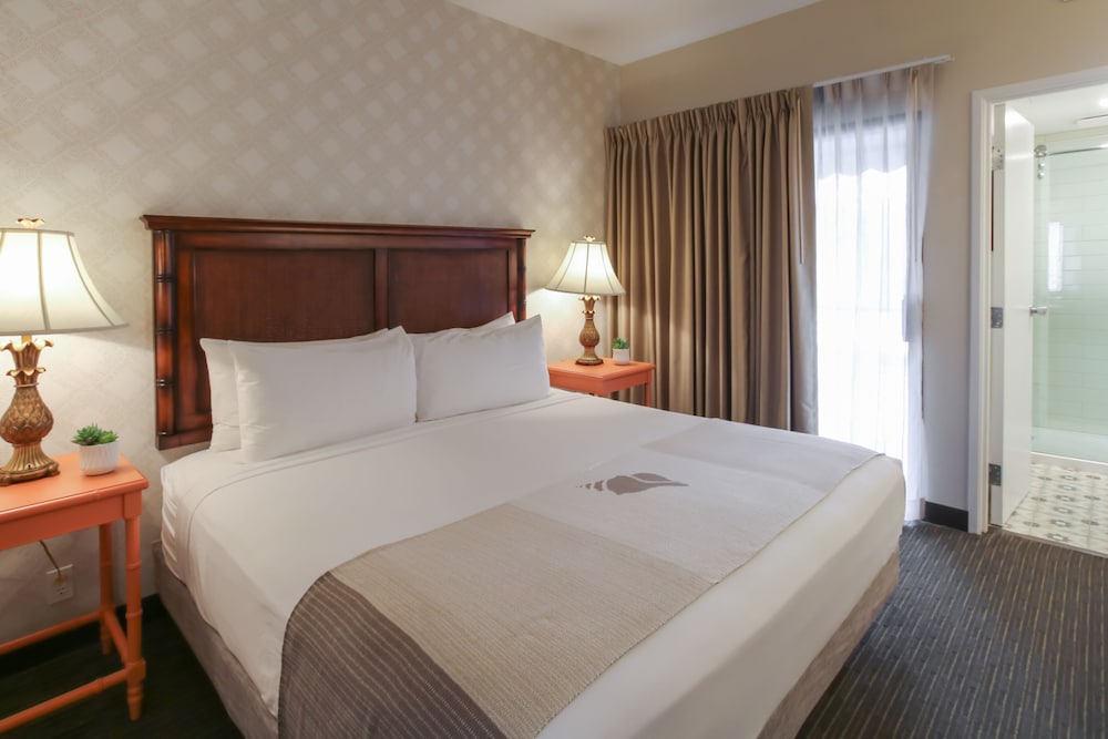 Oxford Suites Pismo Beach 2/35
