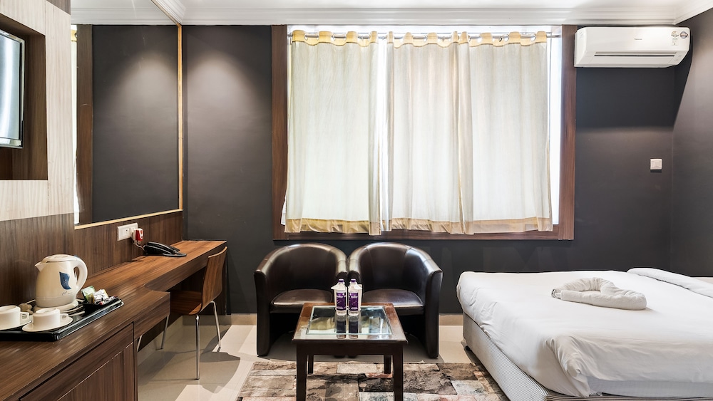 NIRANJANA HOTEL 23/50
