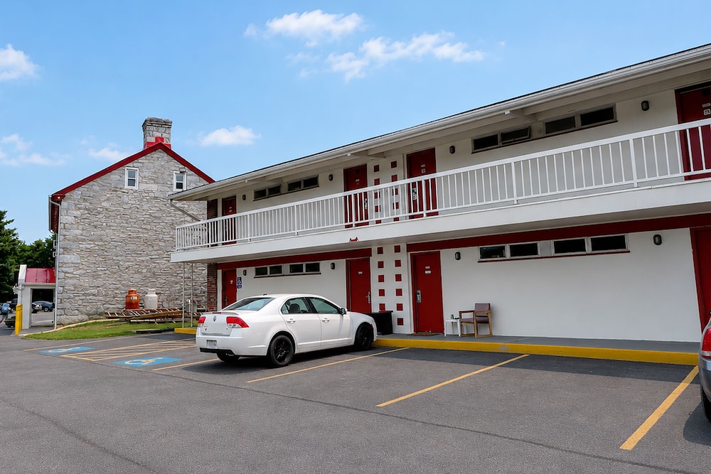 Hometown Inn Staunton VA near Hwy 11 49/50