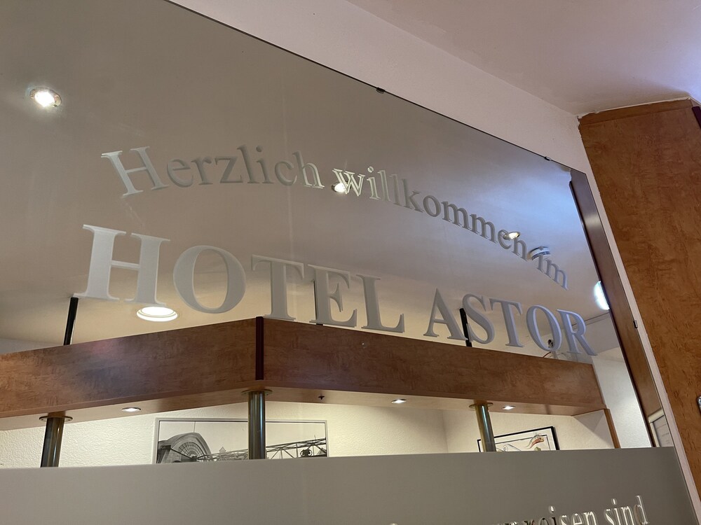Astor Hotel 2/35