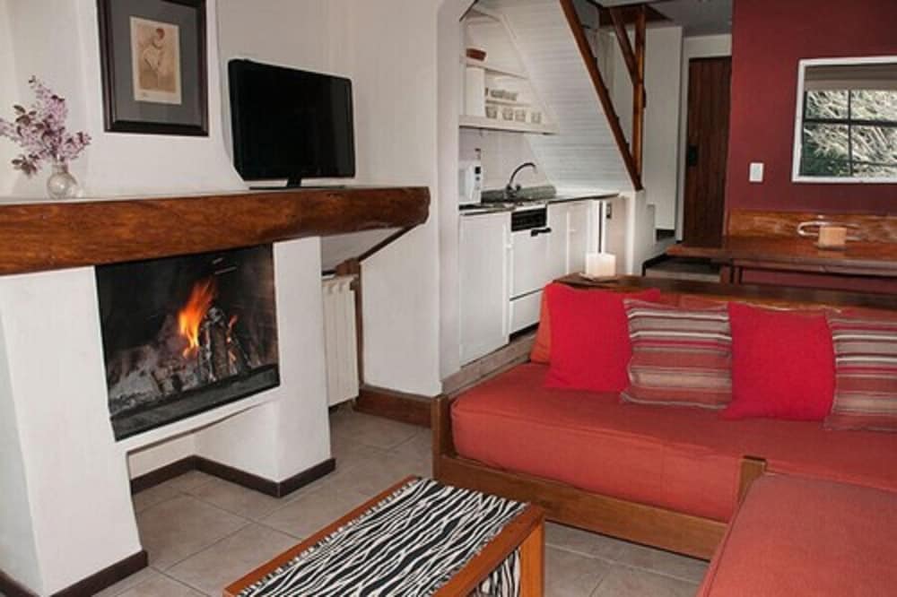 PAILAHUE LODGE & CABANAS 55/80