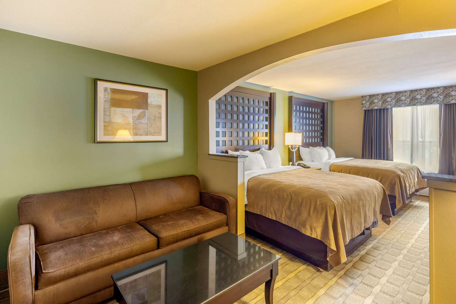 جناح بسريرين كوين، Quality Suites Sherman, TX 3/4