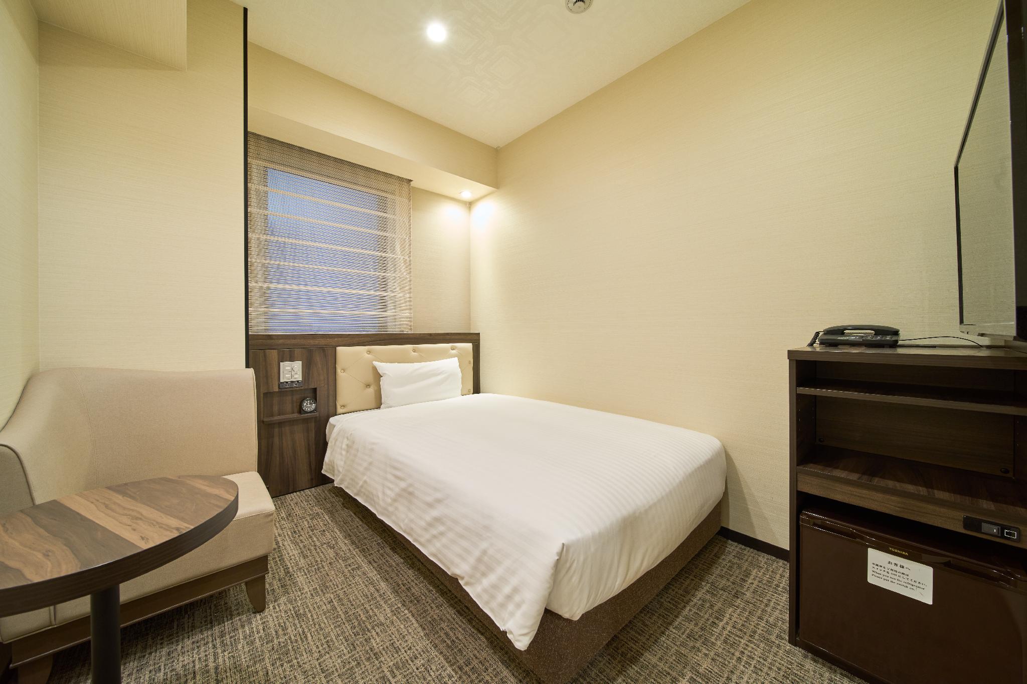 Semi Room, Single, Semi Double Bed