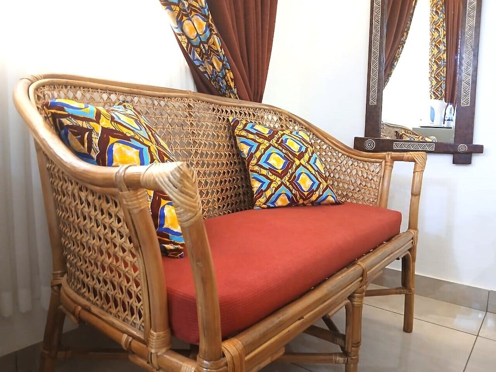 Asantewaa Premier Guesthouse 7/49