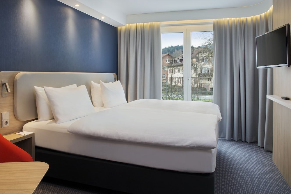HOLIDAY INN EXPRESS BADEN BADEN 18/53
