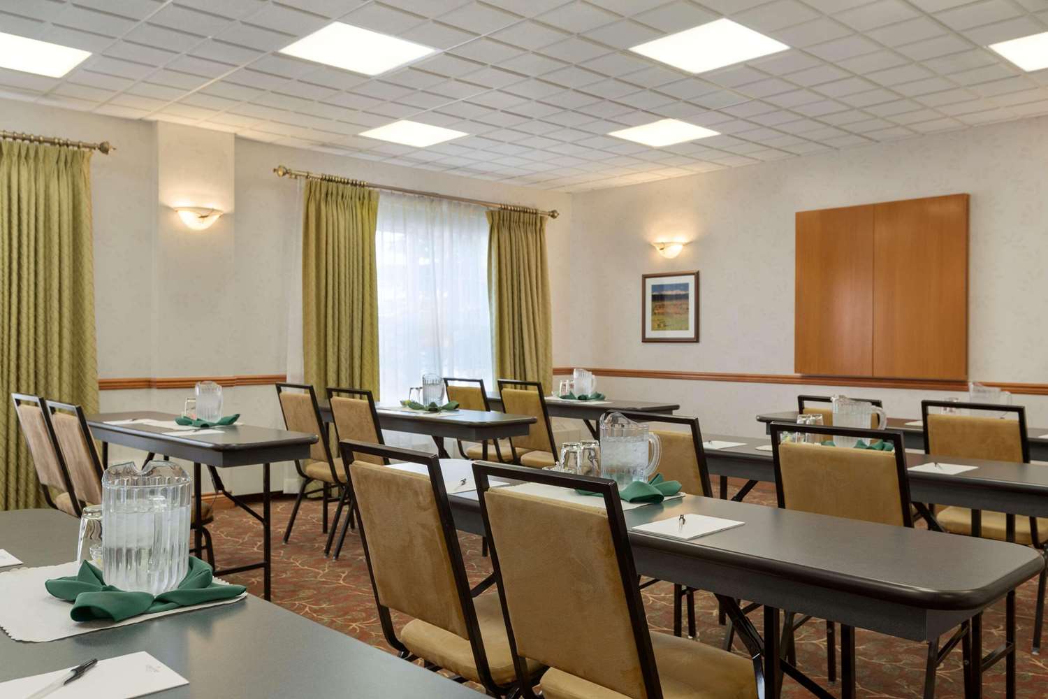 Country Inn & Suites by Radisson, Calgary-Northeast 29/35