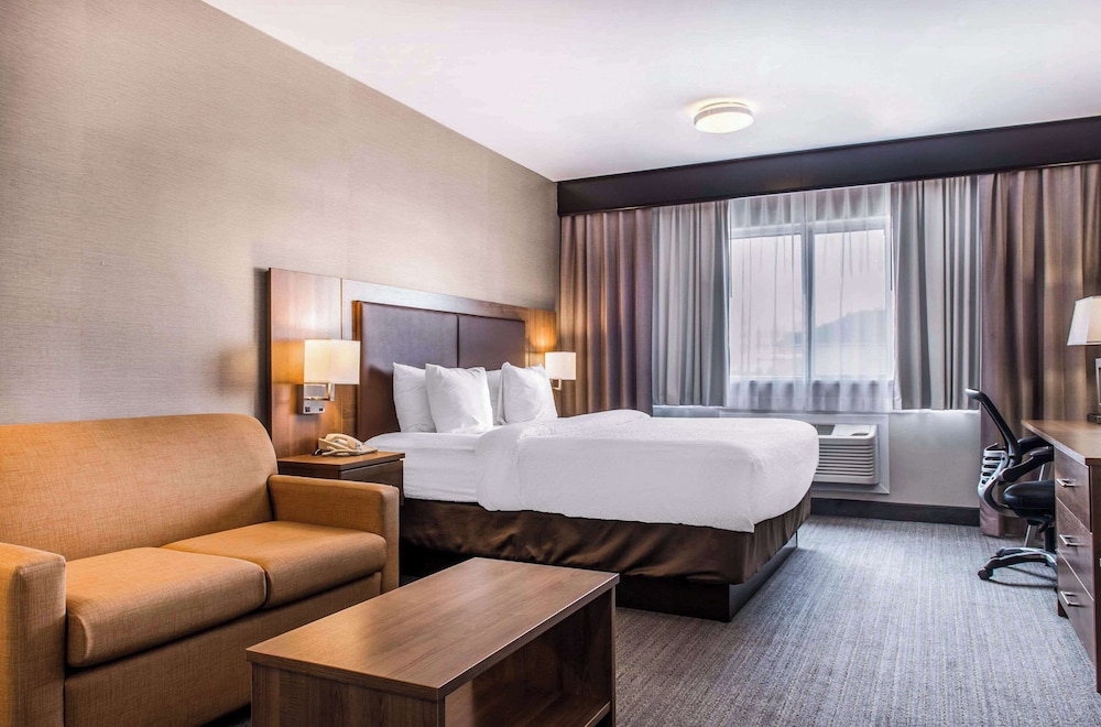 ROOM, KING BED