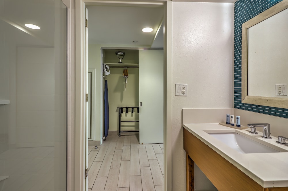 Ocean Place Resort and Spa 30/32