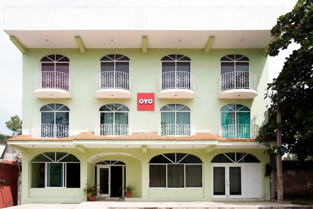 OYO ホテル エスタシオン 写真2