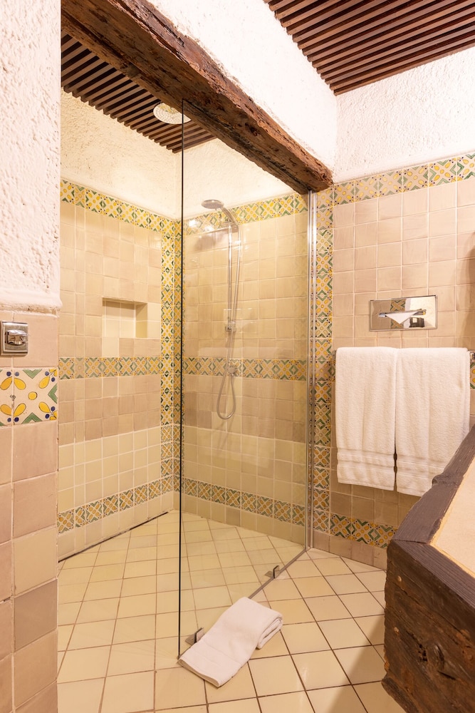 Hotel Museo Spa Casa Santo Domingo 41/73