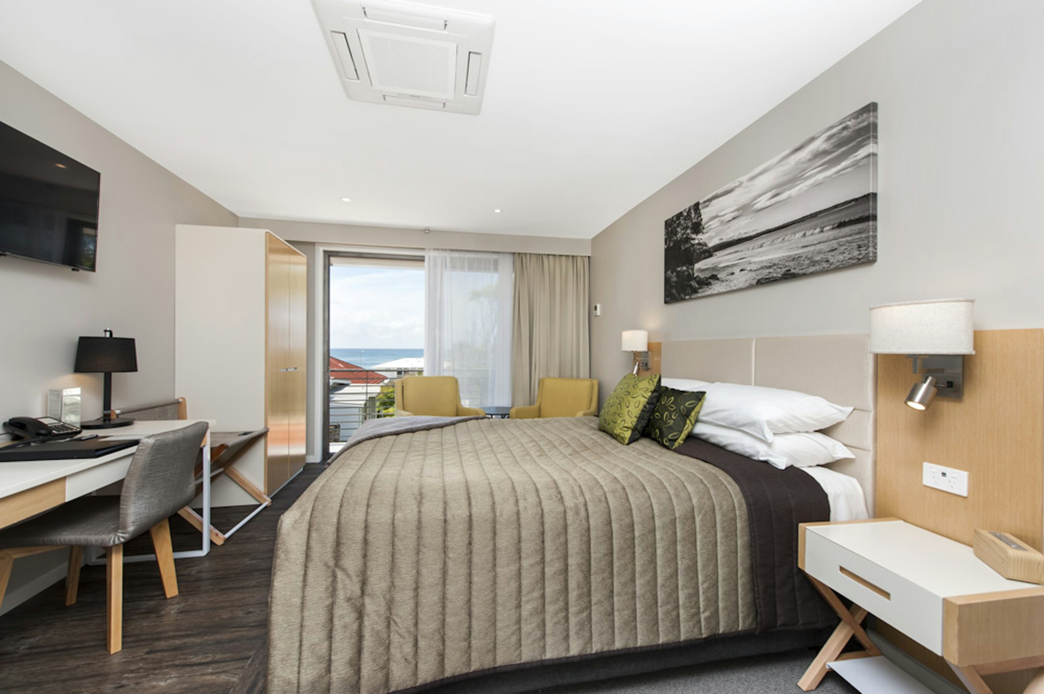 ALLURE ON OCEAN MOTEL 6/11