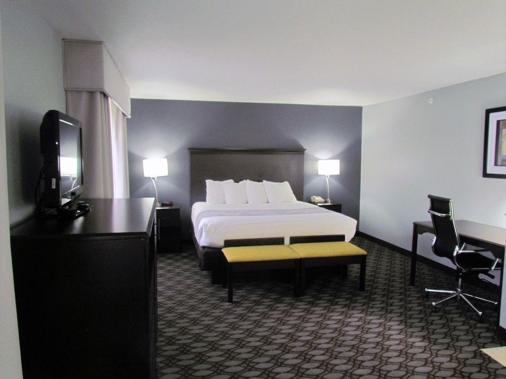 Oak Hill Inn and Suites 16/62