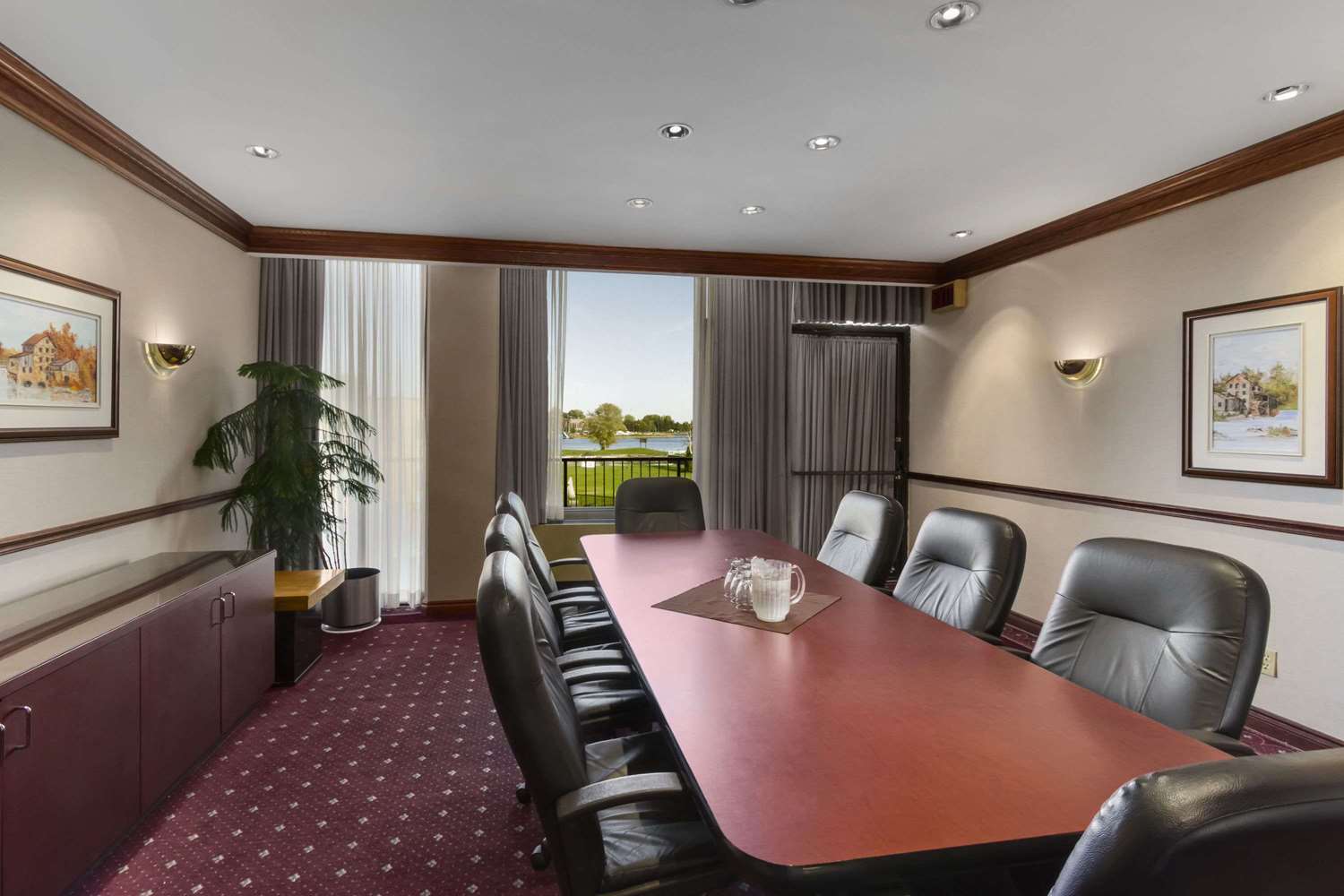 Ramada by Wyndham Belleville Harbourview Conference Centre 7/13