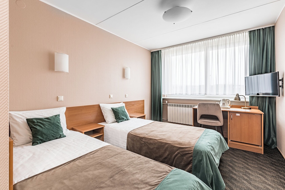 ROOM, TWIN BEDS