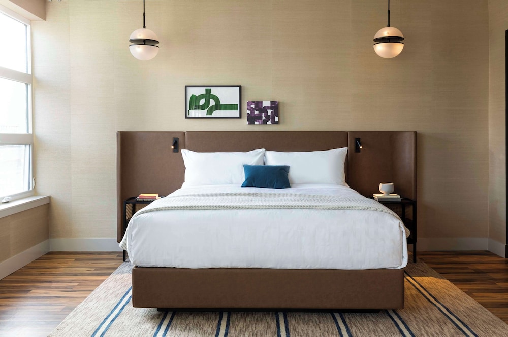 Broadway, Suite, King Bed