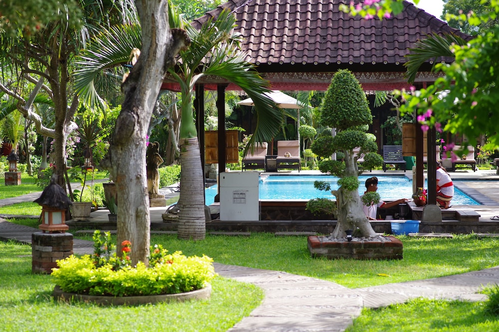 Tirta Sari Bungalows 58/66