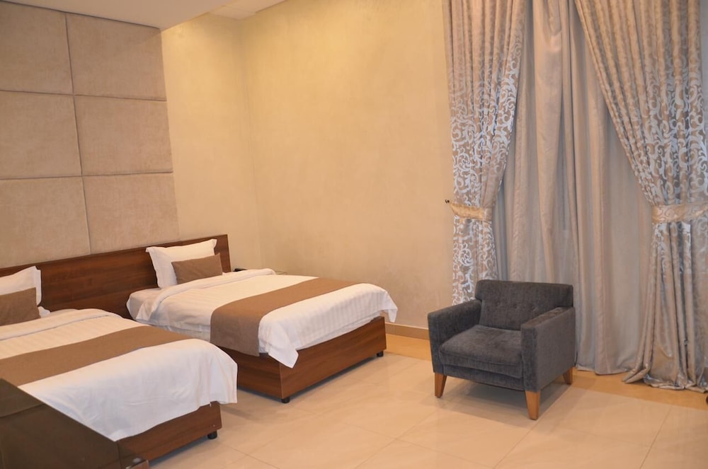 Mandarin Hotel Apartments 13/49