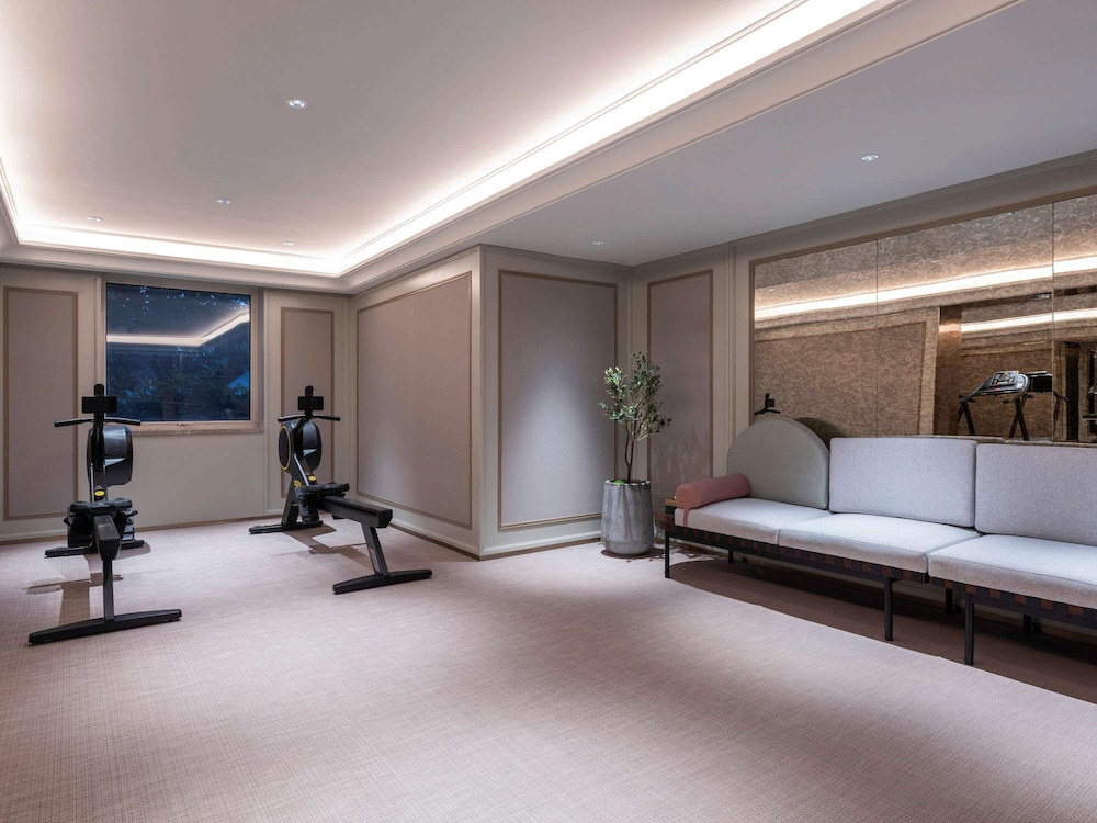 Mercure Shanghai Jinqiao 26/48