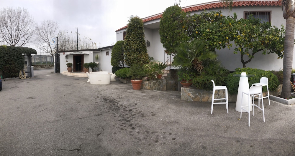 Hotel Serena 17/25