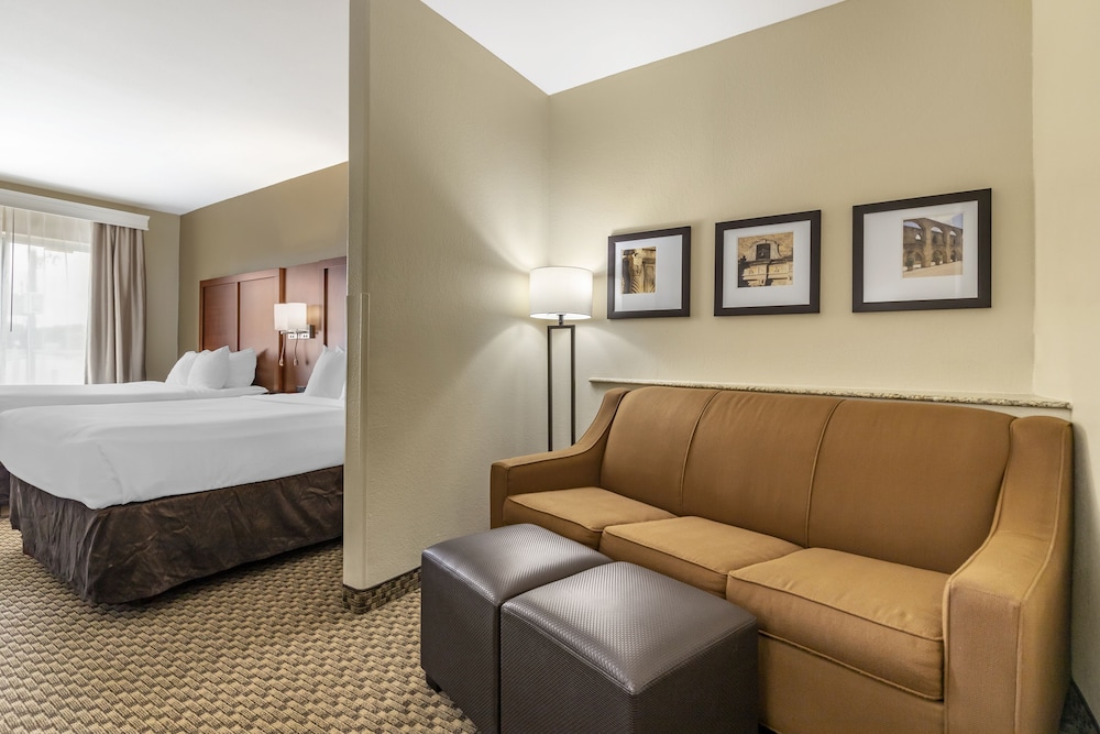 Comfort Suites Medical Center Near Six Flags 12/44