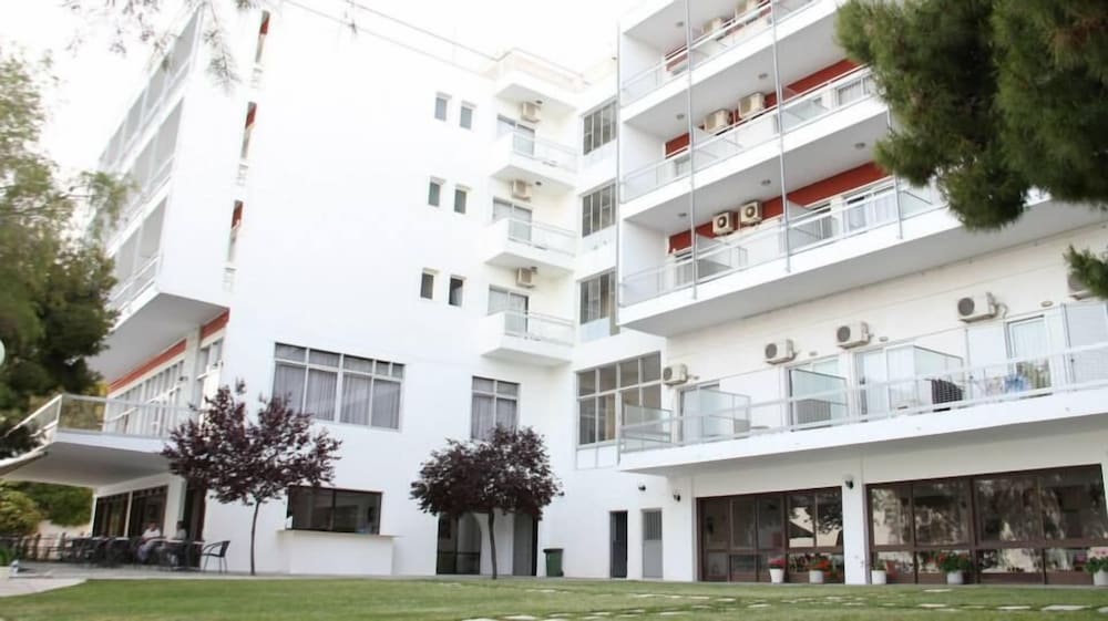 Siagas Beach Hotel in Loutraki-Agioi Theodoroi