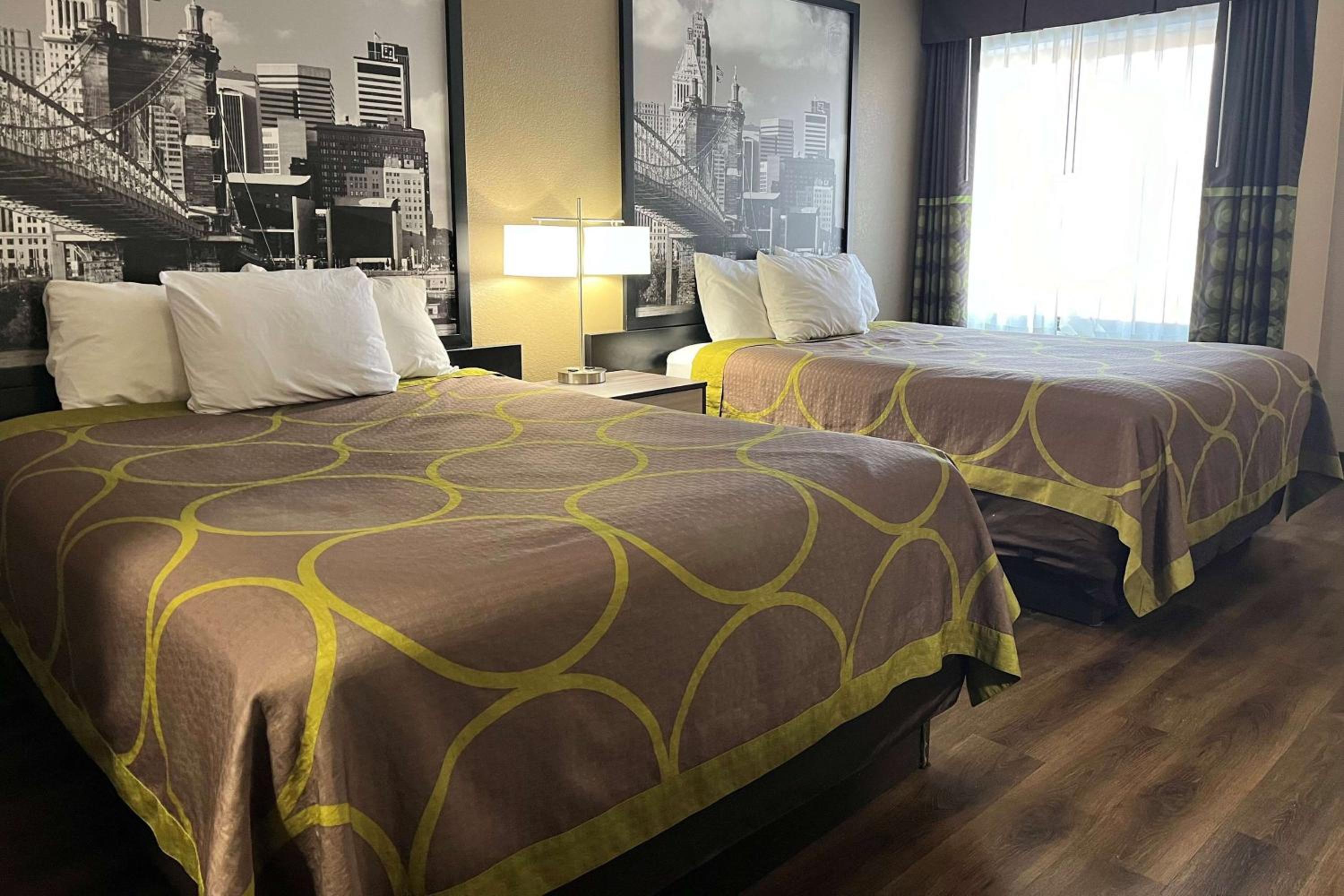 Standard, 2 Queen Beds