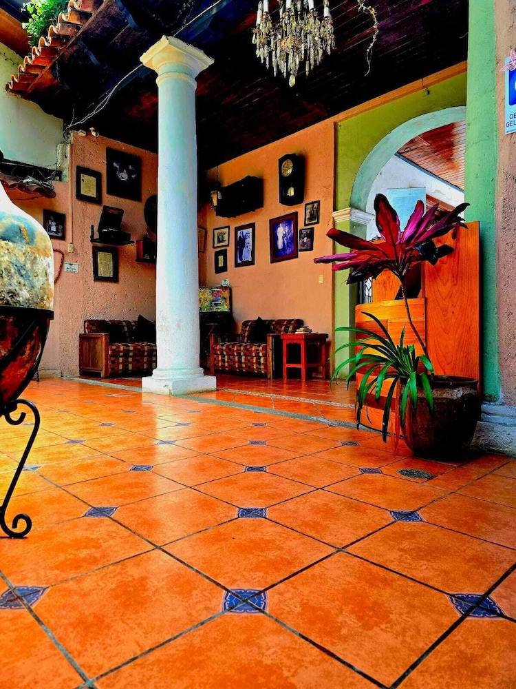 Hotel San Luis 51/55