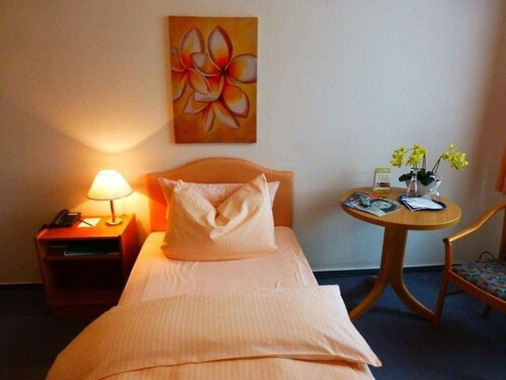 Parkhotel Waldschlösschen 25/65
