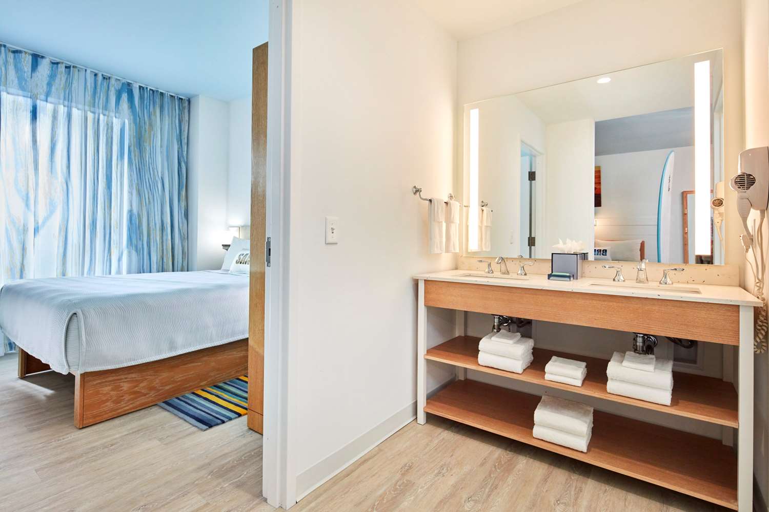 Universal's Endless Summer Resort - Dockside Inn and Suites 25/25