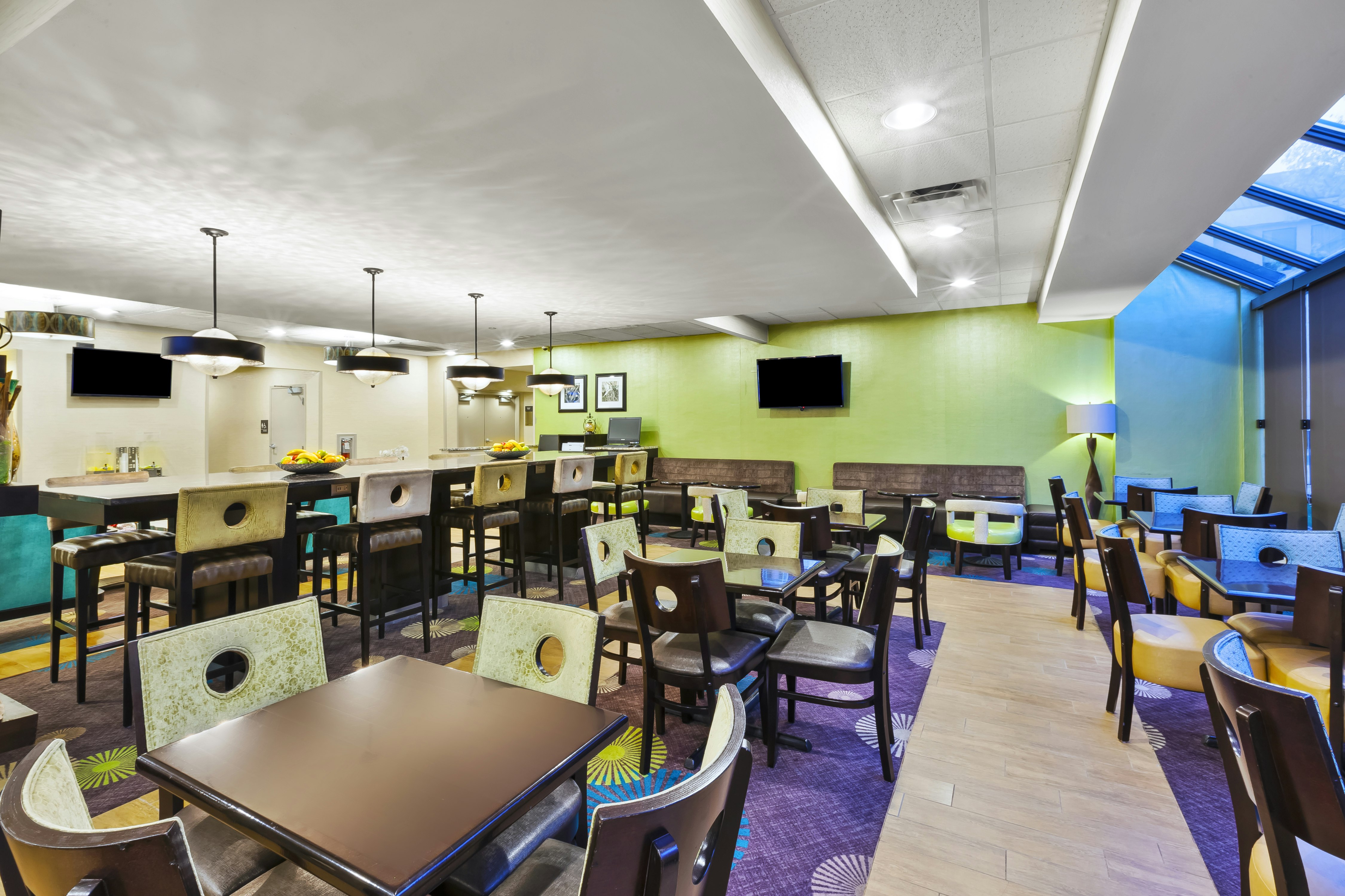 Hampton Inn Clinton, NJ 30/56