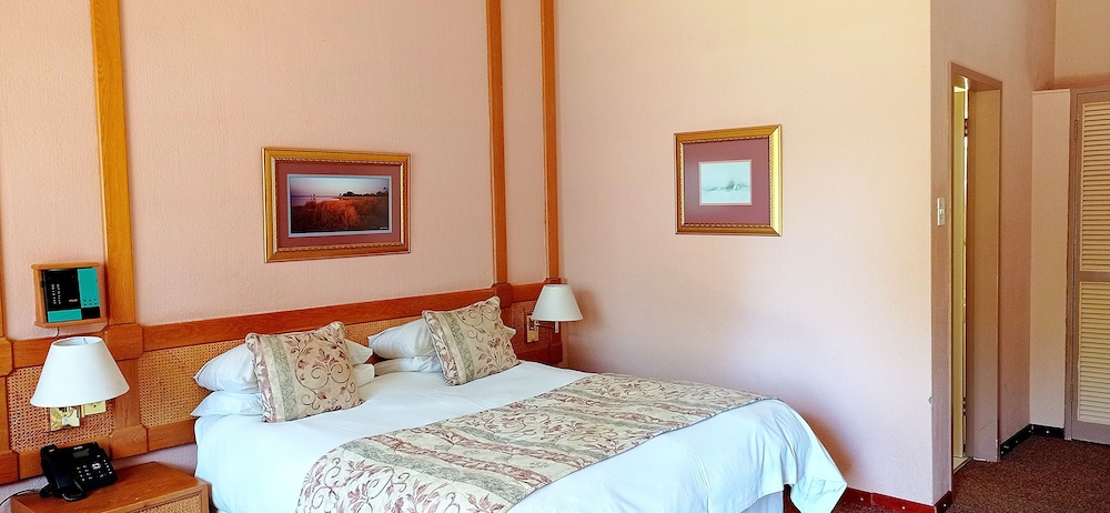 Sparkling Waters Hotel & Spa 5/50