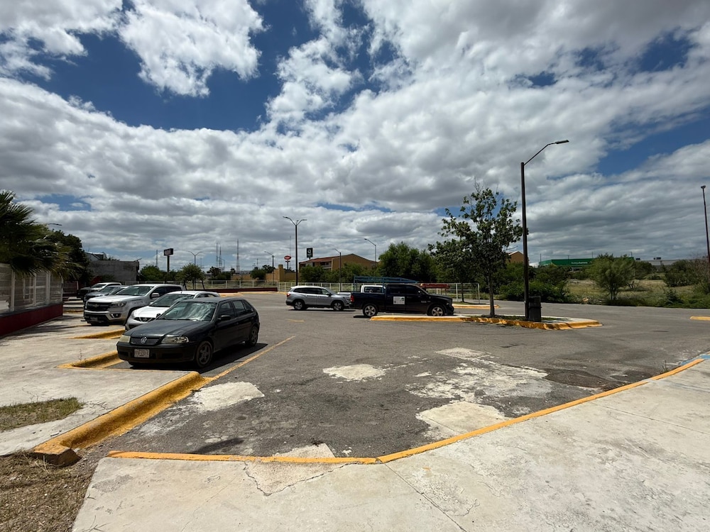 Capital O Hotel Herederos, Piedras Negras 31/35