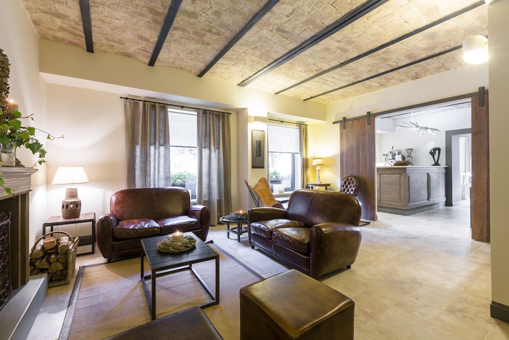 Hotel 900 36/51