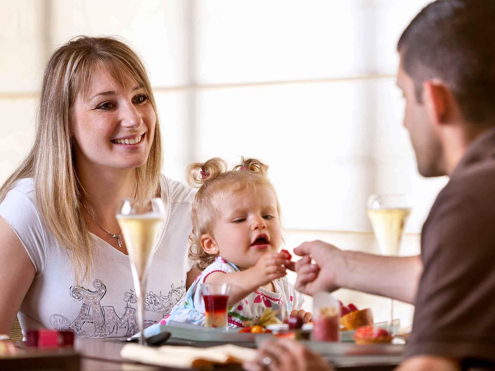 MERCURE CERGY PONTOISE CENTRE 5/70