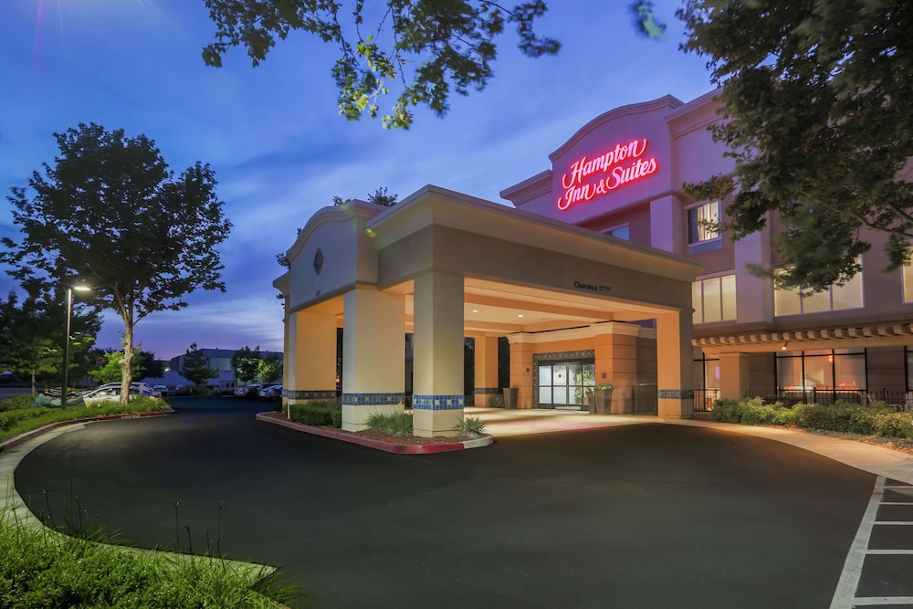 Hampton Inn Suites Yuba City 3/44