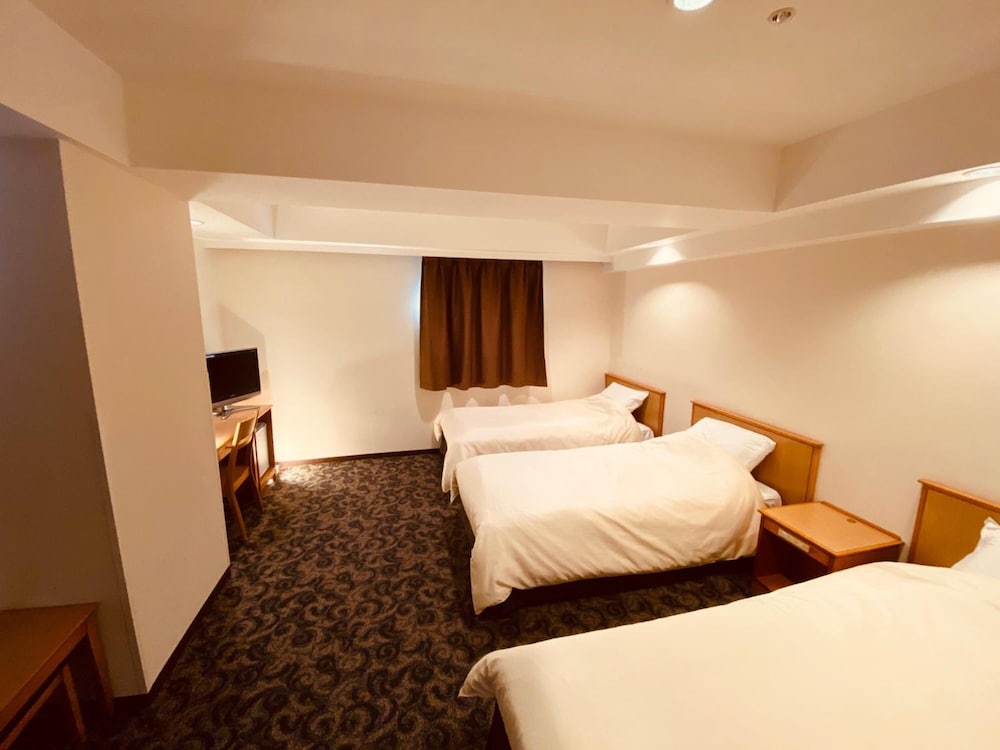 ROOM, TRIPLE