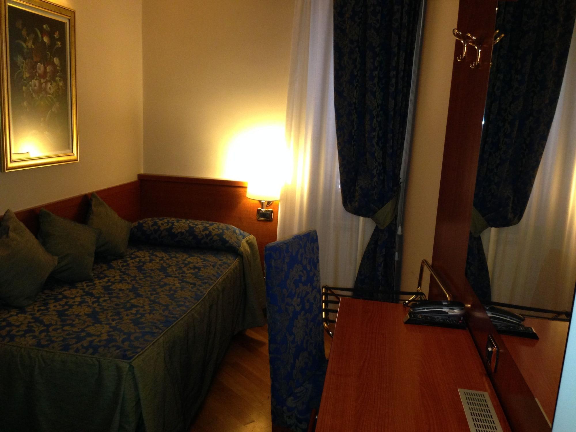 Hotel Fenicia 38/49