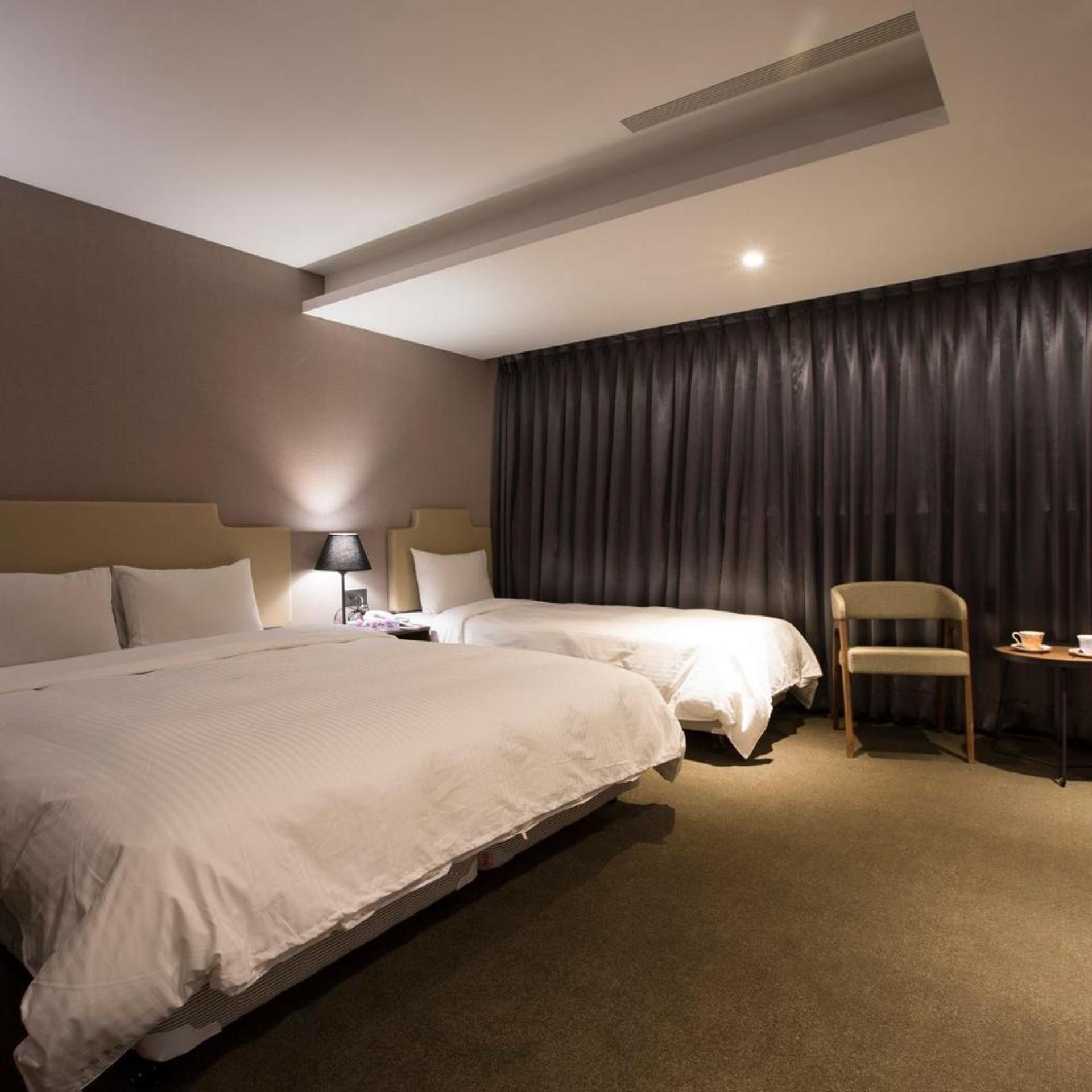 Room, Triple