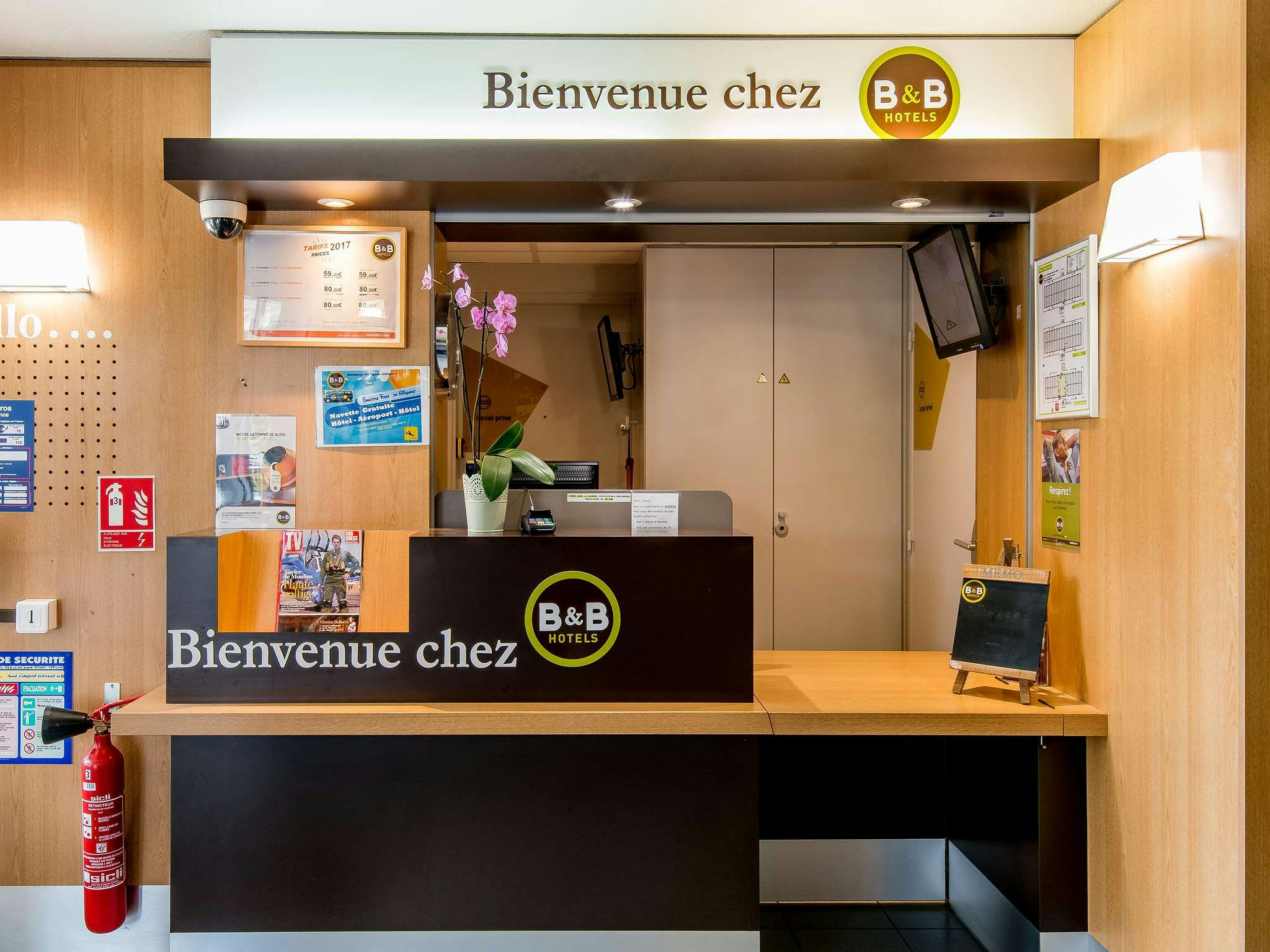 Lobby at B&B Hotel Bordeaux Merignac Hotel De Ville, MERIGNAC