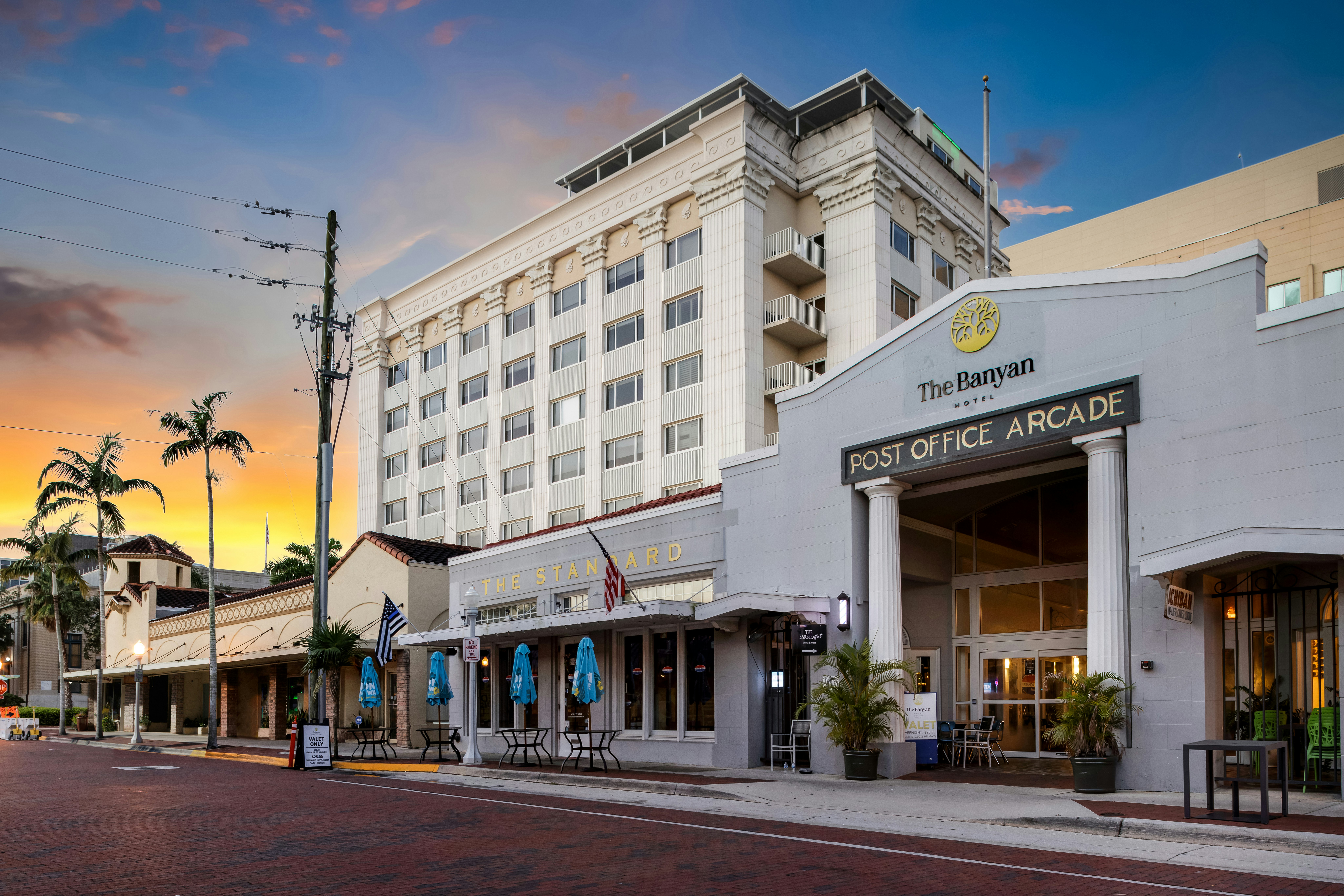The Banyan Hotel Fort Myers Tapestry Collection By Hilton 9/39