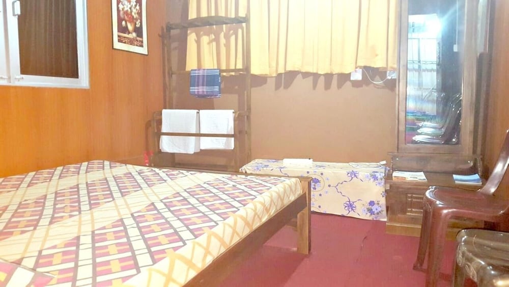ROOM, DOUBLE BED, EXTERNAL BATHROOM