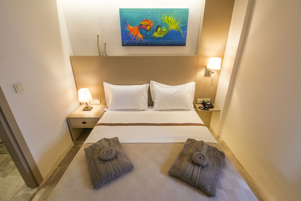 Economy, Queen Bed