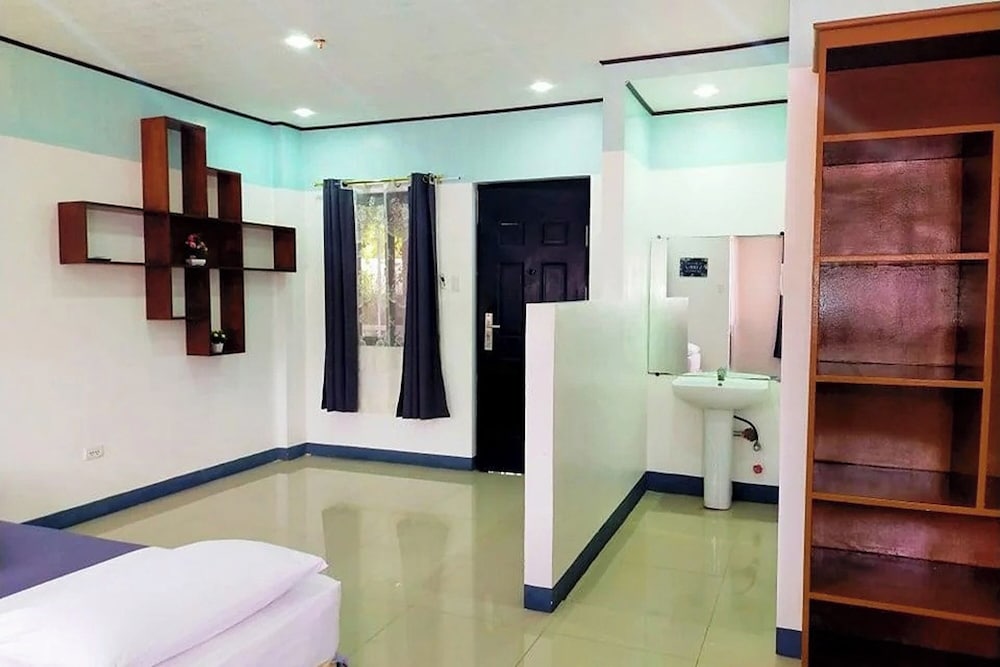 EC Hotel near Laoag Airport by ZUZU 34/34