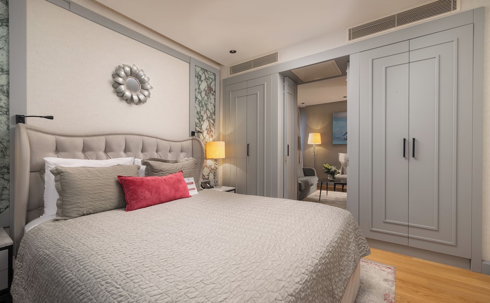 Taksim, Suite, 1 Queen and 1 Single Bed