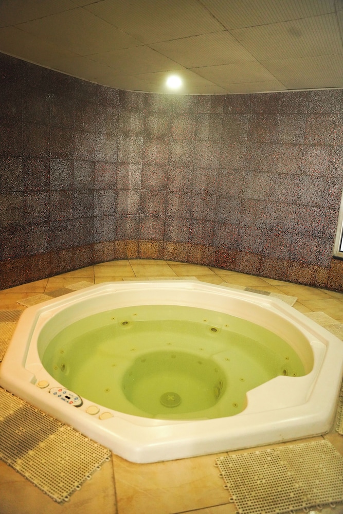 Inter Luxury Hotel 48/75