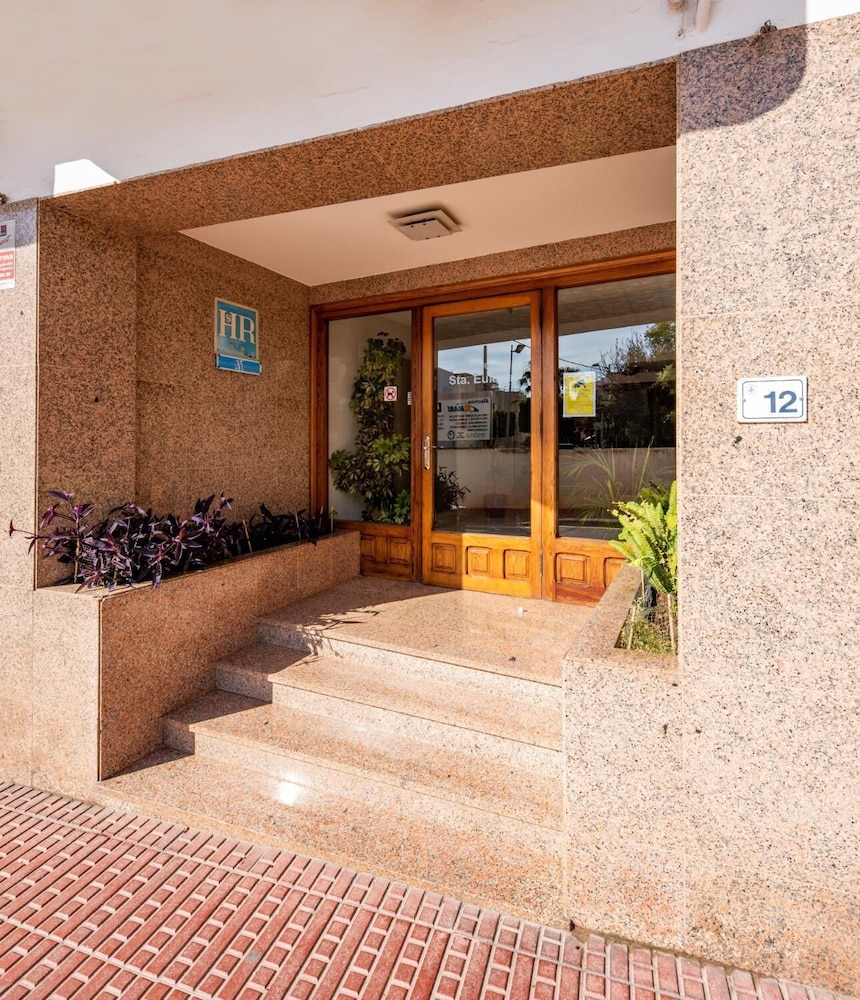 Santa Eulalia Hostal 6/44